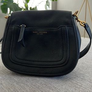 Marc Jacobs Empire City Leather Messenger Bag. Cross body bag.